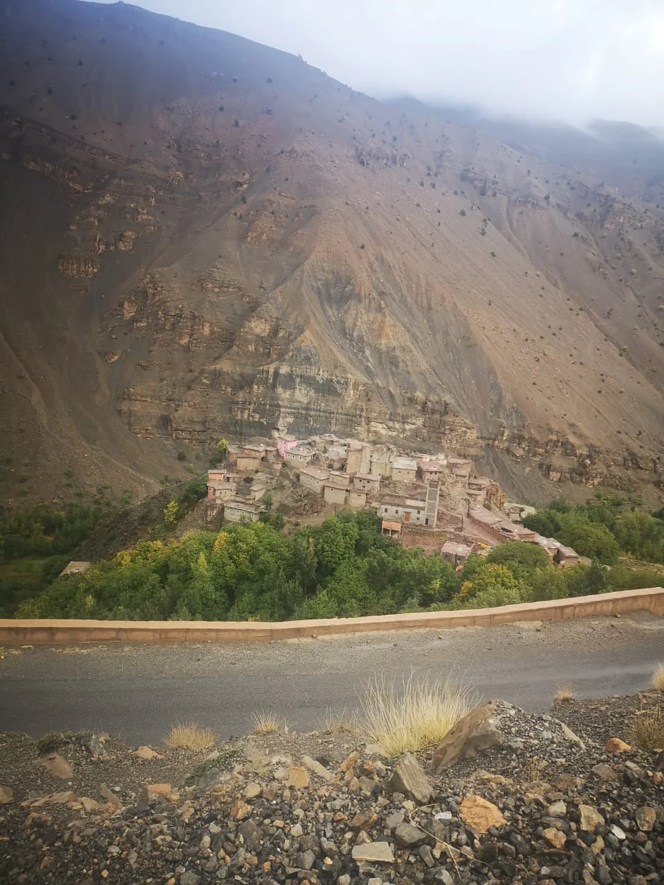 Ichbaken village across a mountain road